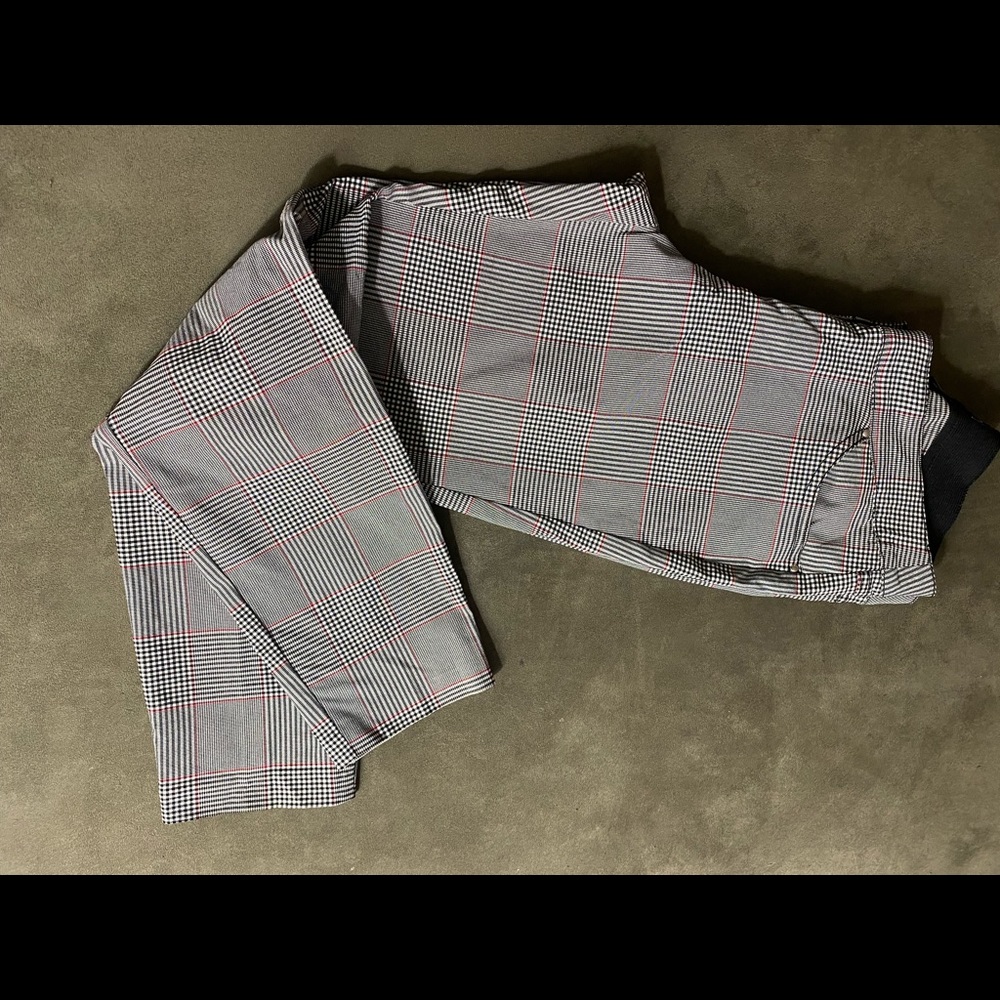 SoHo apparel Ltd stretch skinny pants in size 6p